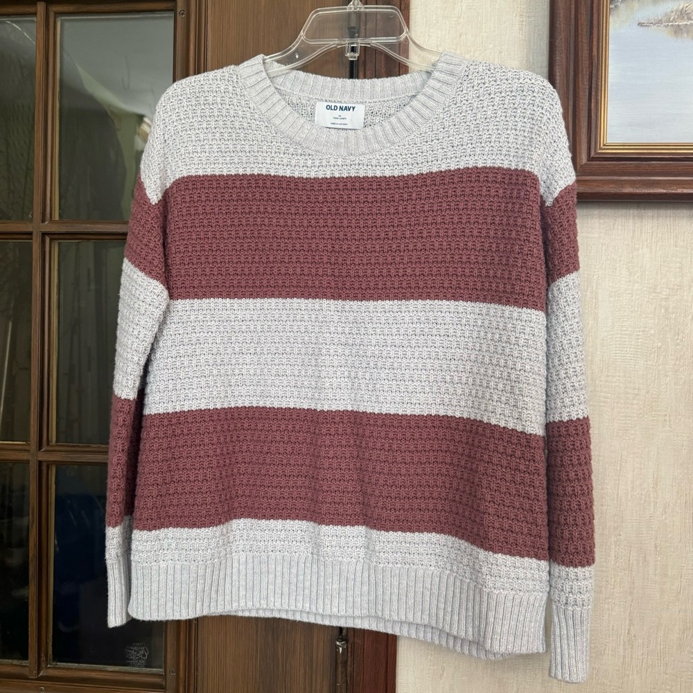 Old Navy Gray and Mauve Crew Neck Sweater